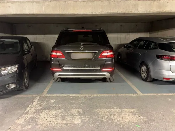 Parking 13 m²