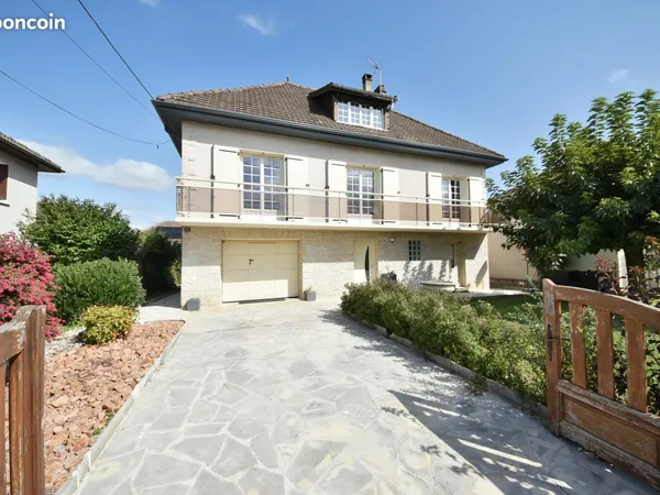 Maison 8 pièces 165 m²