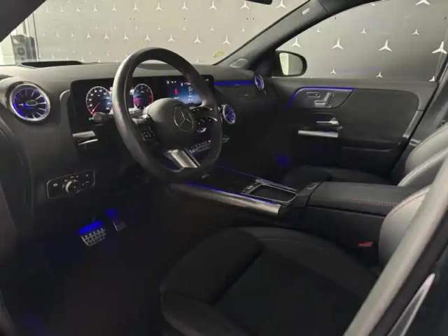 Mercedes Gla 200 d amg line — photo 37