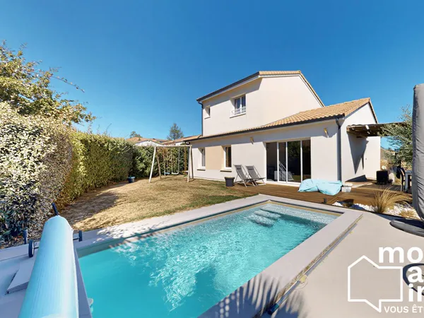 Maison T5 de 110 m² avec piscine - Commodités à pied
