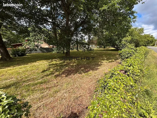 Terrain 1200 m² SARLIAC SUR L ISLE