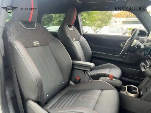 Mini Cooper 3 portes s 204ch jcw dkg7 — photo 9