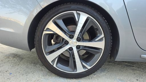 Peugeot 308 SW 1.6 Puretech 225 EAT8 - GT – 2018 – 120980 km – Essence – Boîte Automatique — photo 40