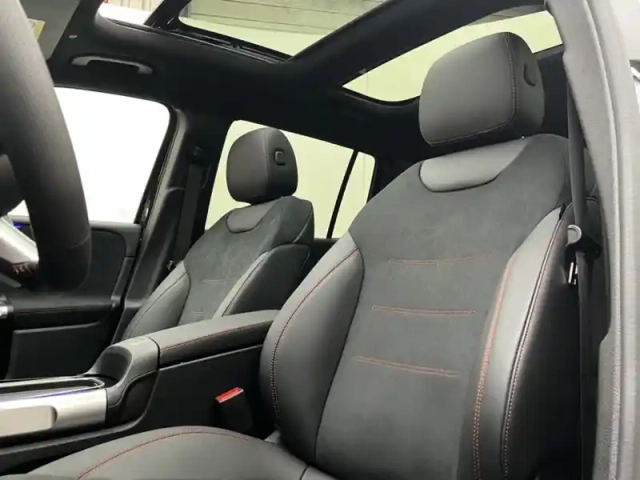 Mercedes Glb 200 d amg line — photo 21