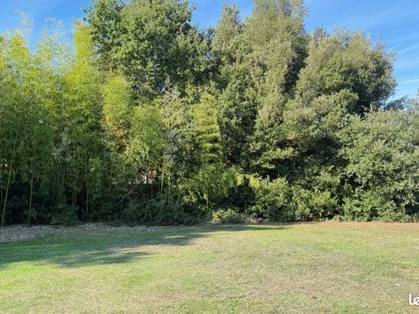 Terrain 540m2 libre de constructeur