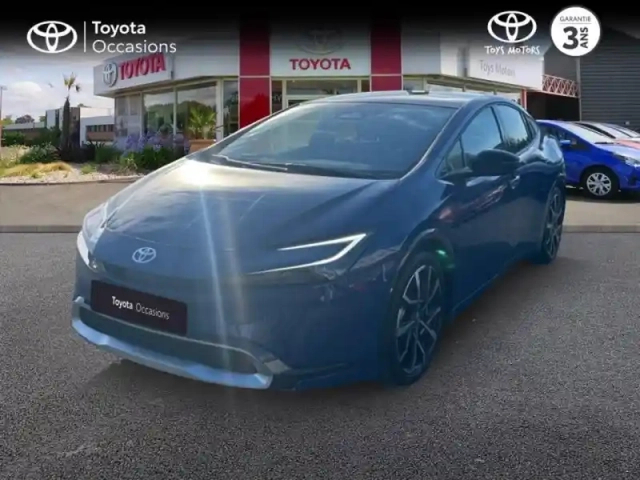 Toyota Prius hybride rechargeable 223ch design phe