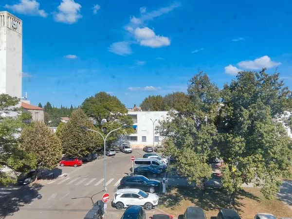Arles Trinquetaille : T4 lumineux de 85 m² avec balcon et cave