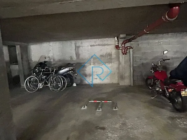 Parking 12 m²