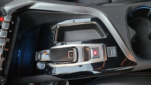 Peugeot 3008 1.2 PureTech 130 EAT6 - GT Line – 2018 – 88127 km – Essence – Boîte Automatique — photo 4