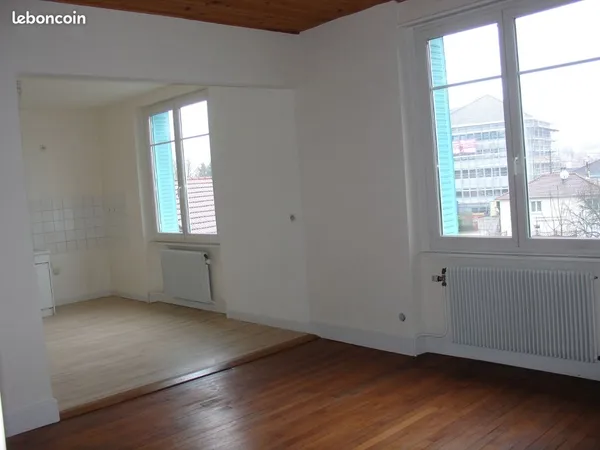 F2 Duplex - Parking privé - Proche Commerce & Centre Ville Vesoul