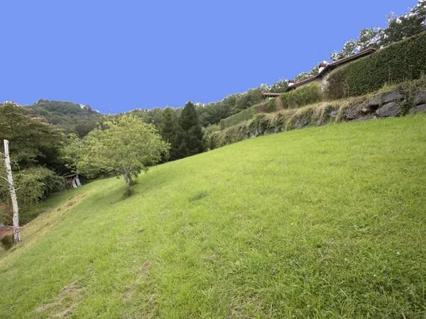 Terrain bien dimensionné de 1000m2 à acheter à Urrugne