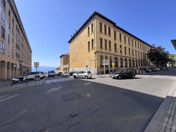 Local commercial 86 m²
