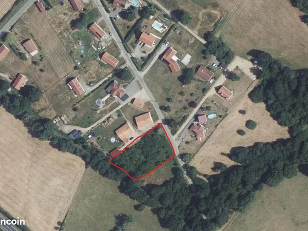 Terrain 2261m2 - POUZOL 63440