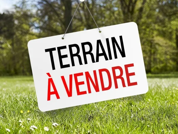 Terrain 615 m²