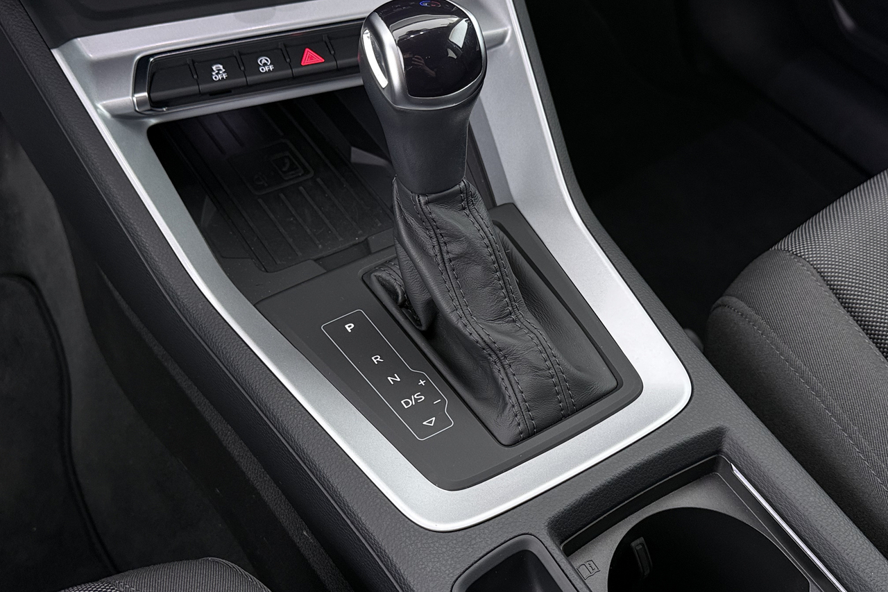 Audi Q3 — photo 16