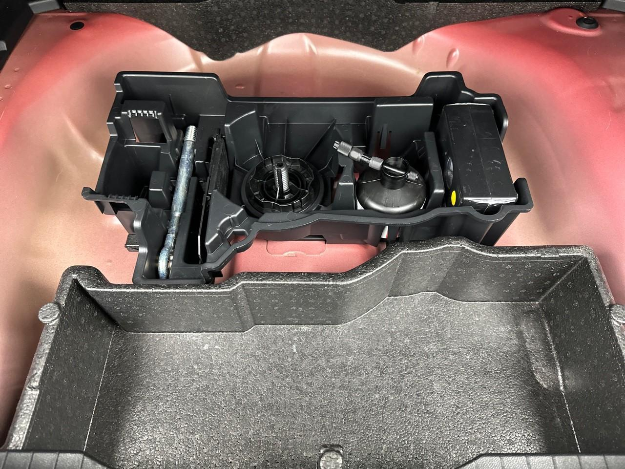 Peugeot 2008 puretech 130 s&s eat8 gt line — photo 35