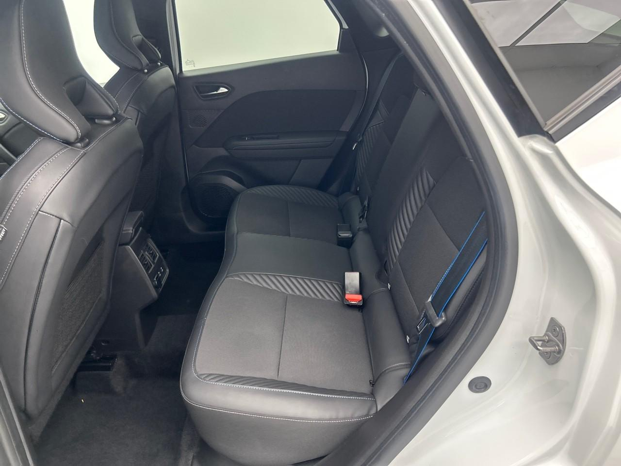 Renault Captur e-tech full hybrid 145 ch esprit alpine — photo 13