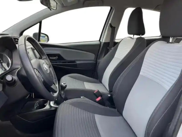 Toyota Yaris 70 vvt-i ultimate 5p — photo 8