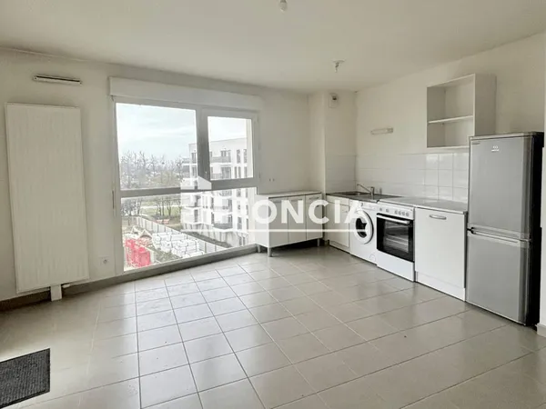 ANGERS - T2 dernier étage avec balcon et parking