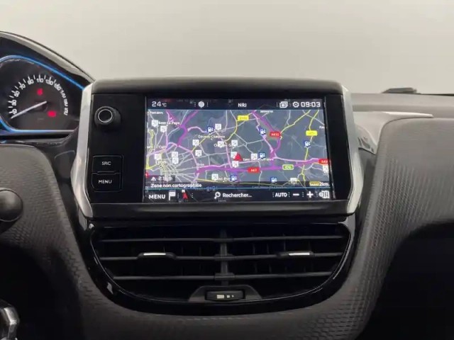 Peugeot 2008 1.2 puretech 110ch s&amp;s eat6 — photo 20
