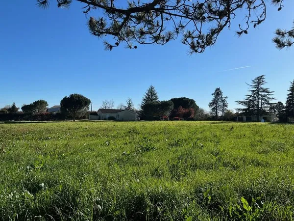 Terrain à bâtir - Ginestet (24) - 1500 m² - Proche du bourg