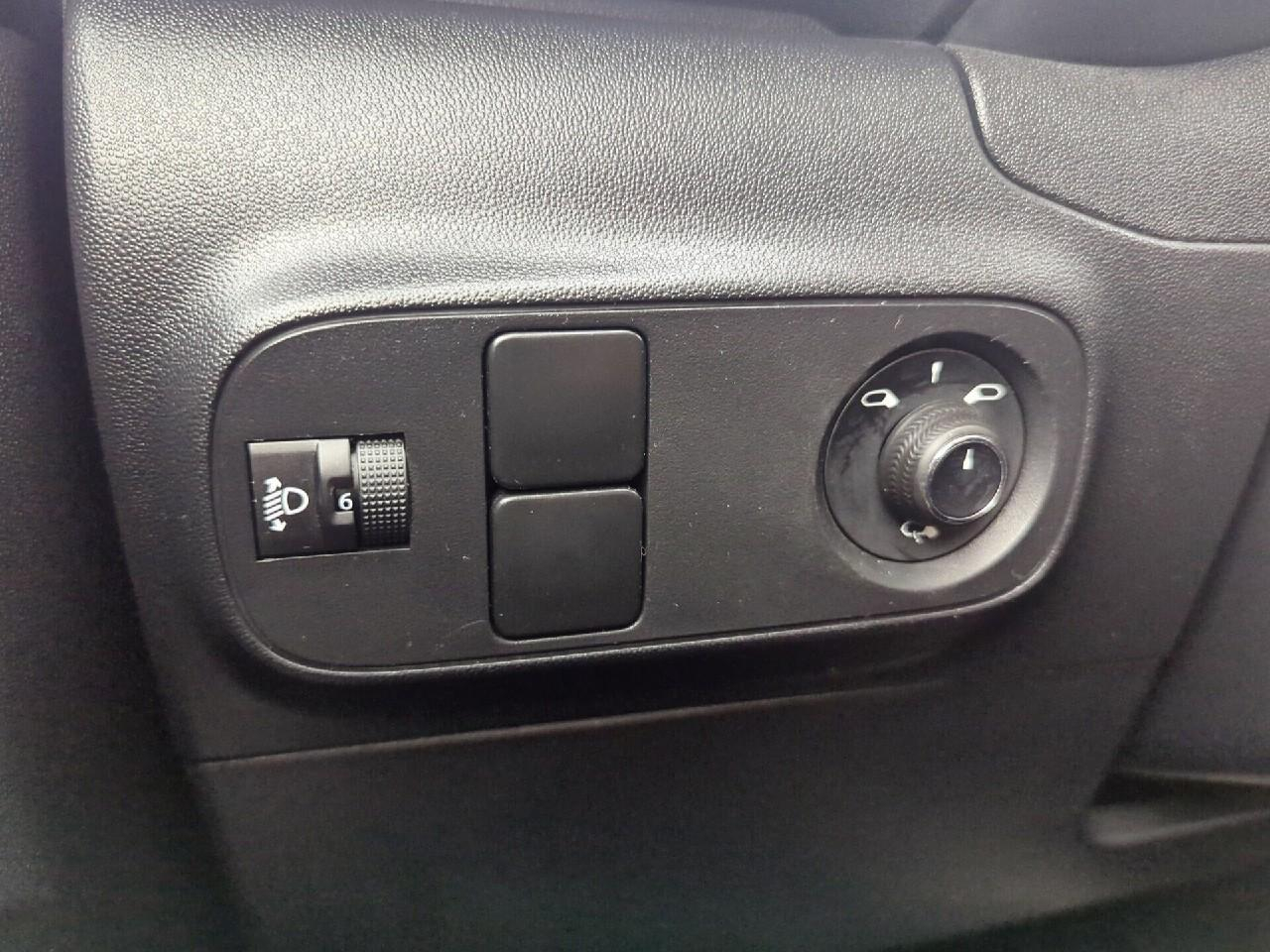 Citroën C3 bluehdi 100 bvm6 you — photo 20