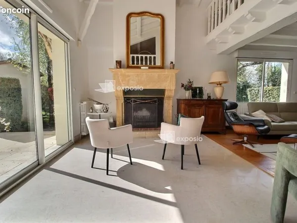 Propriété 11 pièces 353 m²