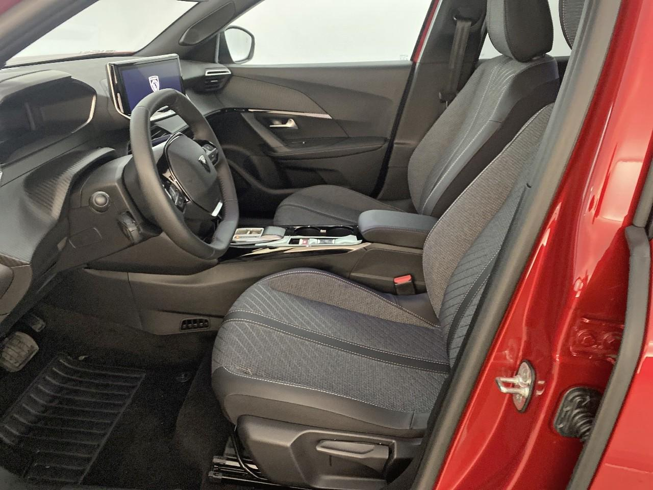Peugeot 2008 hybrid 145 ch e-dcs6 allure — photo 9