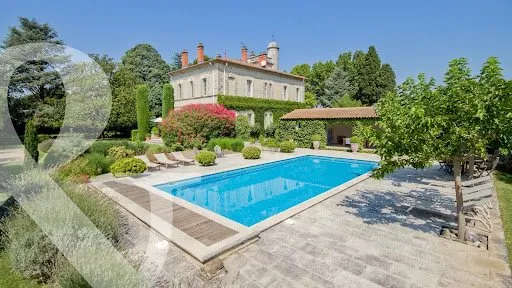 Maison 15 pièces 370 m²