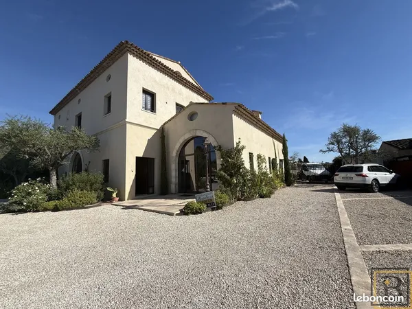 Local 69 m² Plascassier