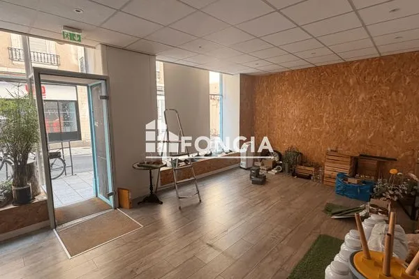 Local 47 m²