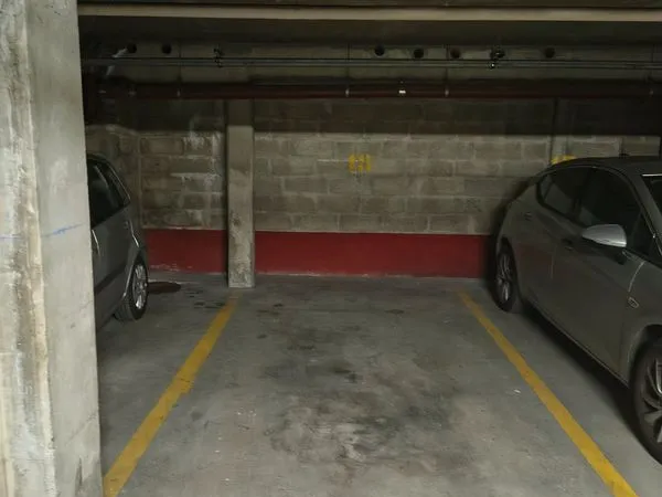 Place de parking à louer