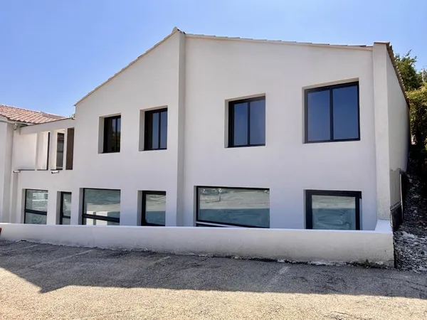 Commerce 68 m²