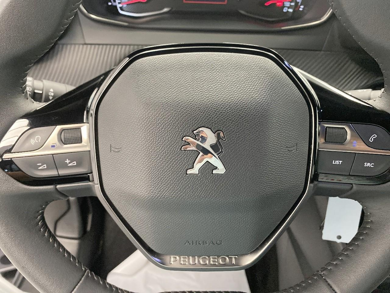 Peugeot 2008 puretech 130 s&s bvm6 allure — photo 16