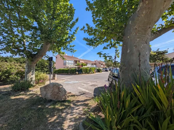 EXCLUSIVITE STUDIO RDJ SUD SECTEUR PORT LA LONDE LES MAURES