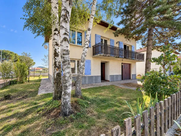 AULNAT  MAISON 125 M²  4 CHAMBRES  GARAGE  BEAU POT