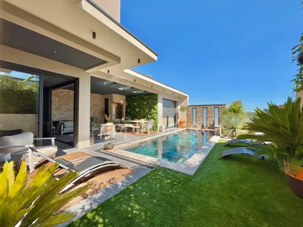 Maison 6 pièces 180 m²
