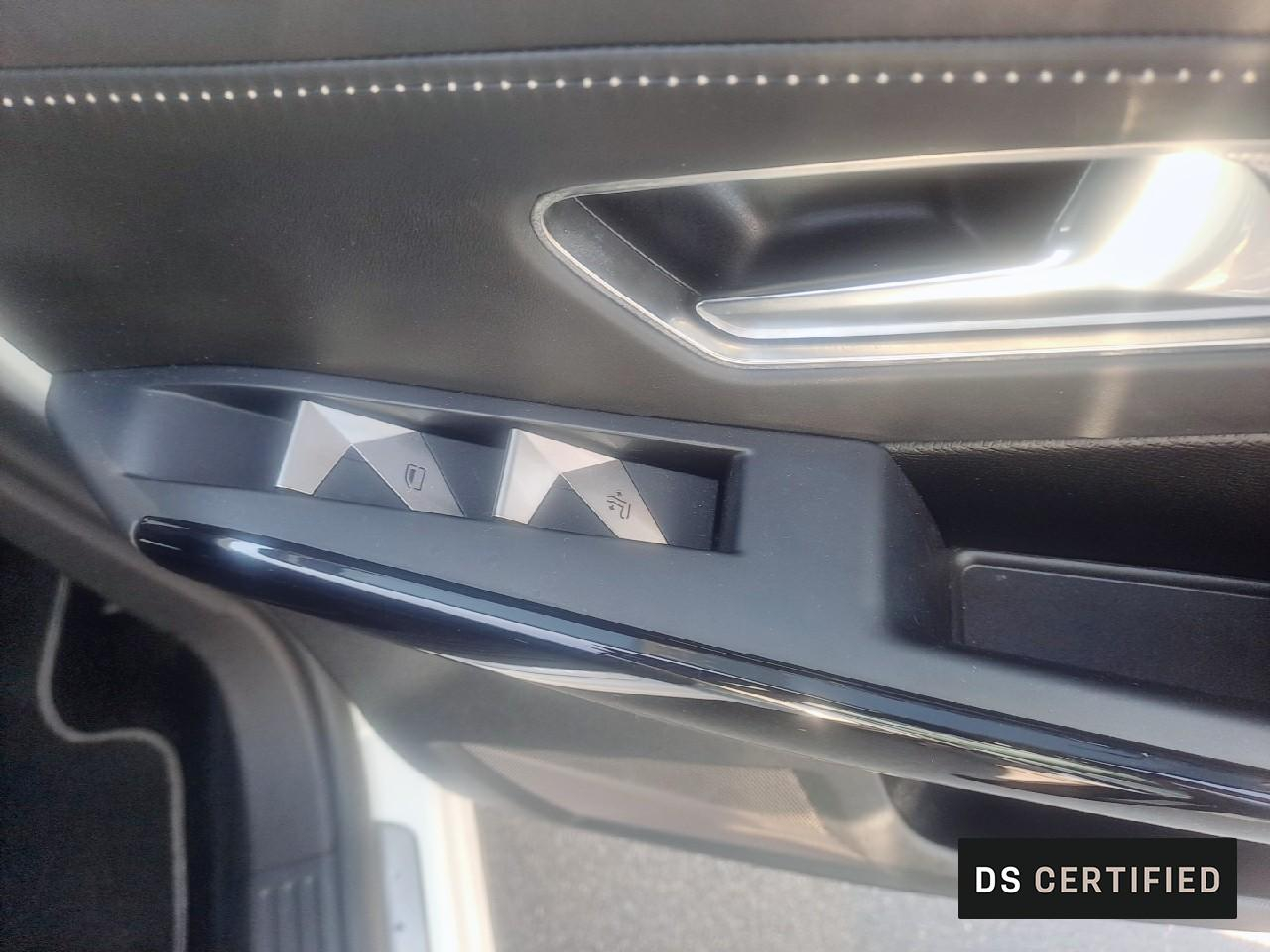 Ds Ds 7 crossback crossback hybride e-tense 300 eat8 4x4 rivoli — photo 8
