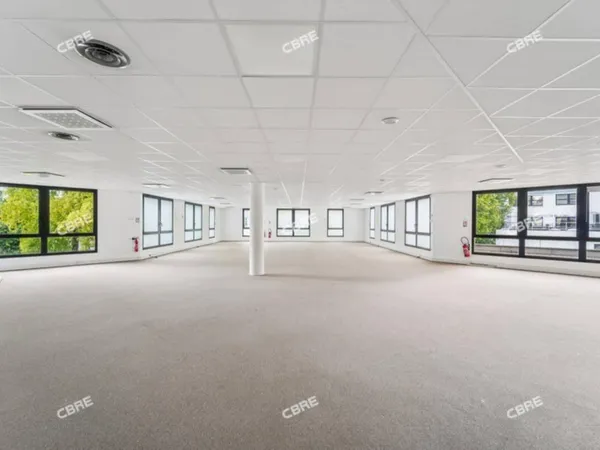 Bureau 190 m²
