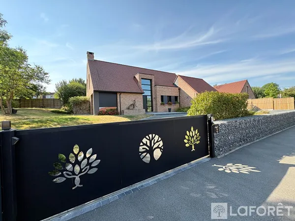 Maison 8 pièces 257 m²
