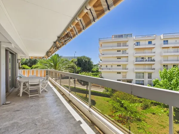MAS DE TANIT - SUPERBE 4 PIÈCES AVEC VUE MER ET TERRASSE D'ANGLE DE 55 M²