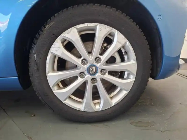 Renault Zoé zoe r110 — photo 17