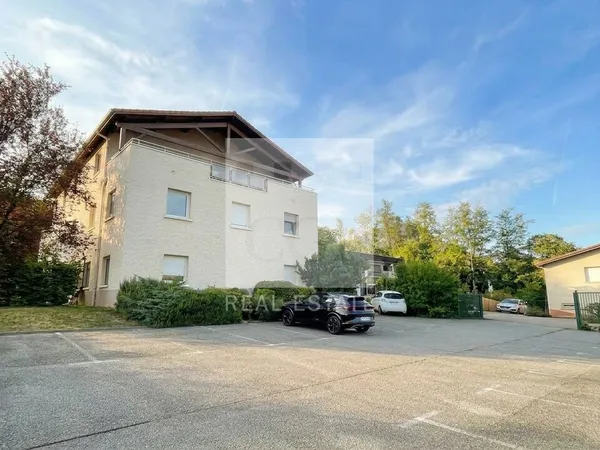 Local professionnel 600 m²