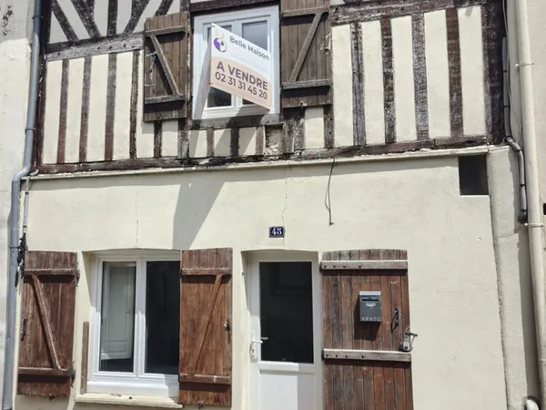 MAISON DE VILLE AVEC JARDIN