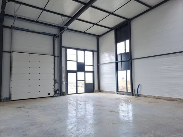 Local d'activité 150 m²