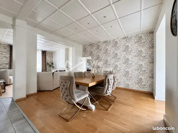 Propriété 5 pièces 146 m²