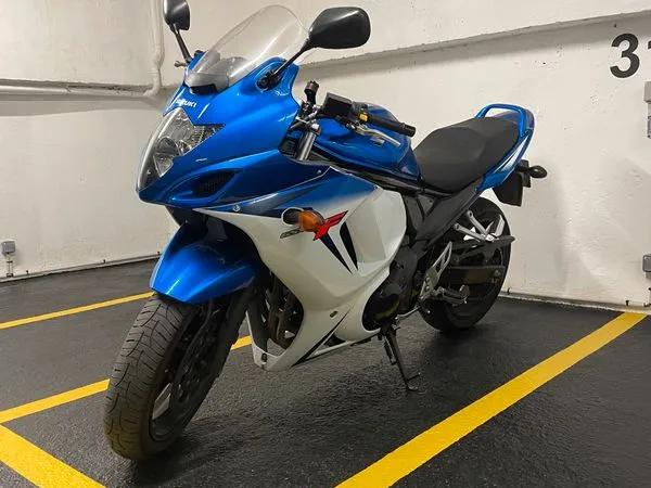 Parking Moto dans Box Fermé à Paris 9e