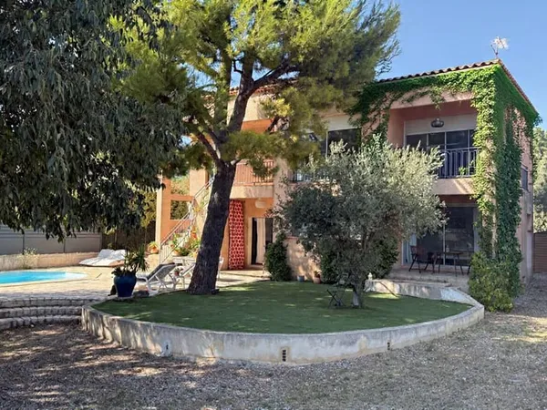 Villa T6 avec 2 appartements sur les hauteurs du Logis-Neuf