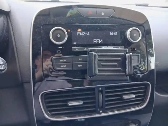 Renault Clio tce 75 - 19 — photo 18