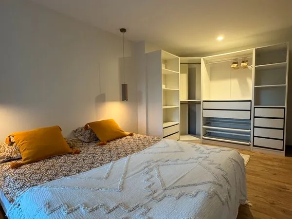 NÎMES - COLOCATION MEUBLÉE 80 m² 2 CHAMBRE AVEC JARDIN - PISCINE ET PARKING